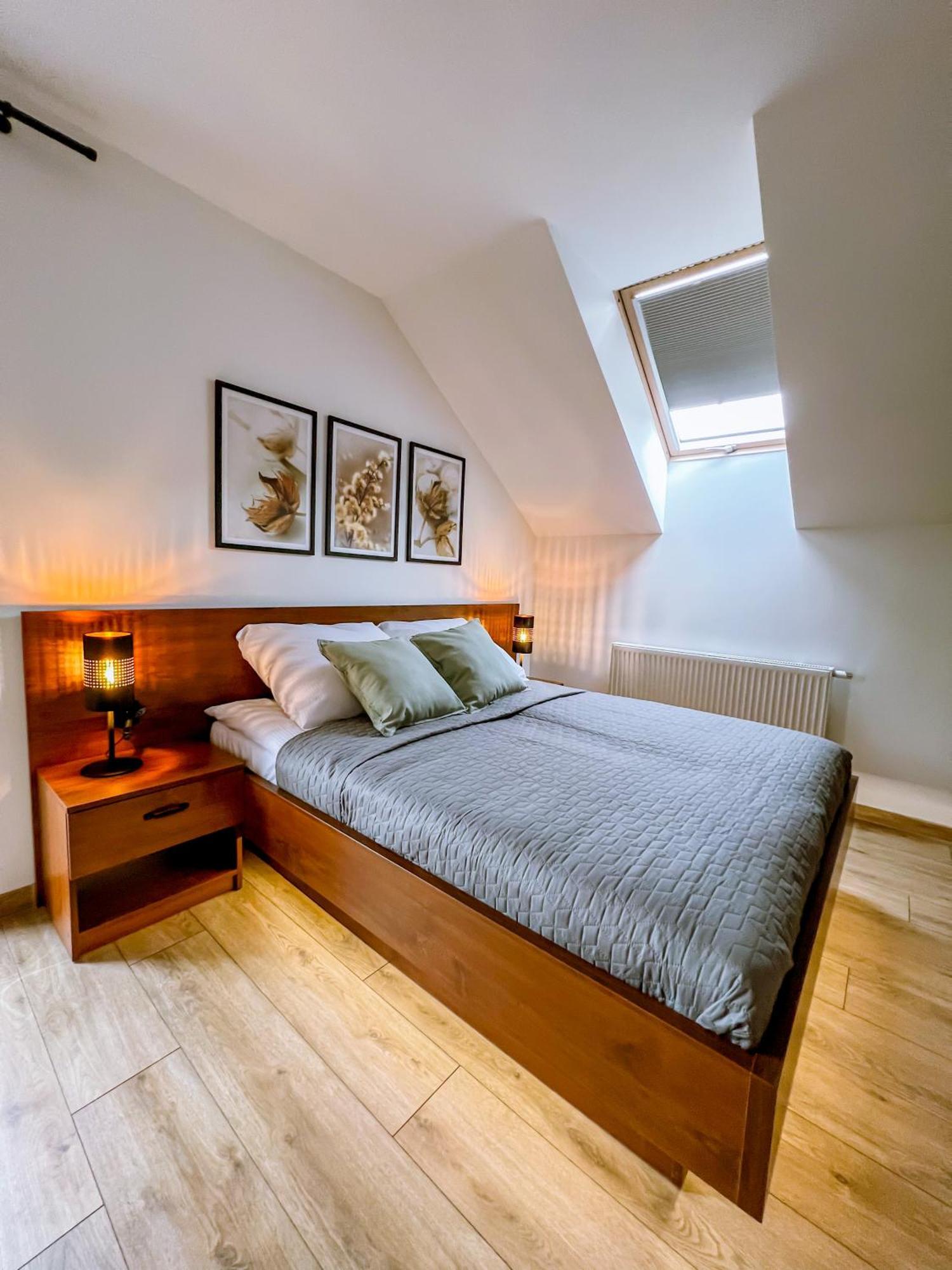 Domek Pod Katalpami Glowno Habitación foto