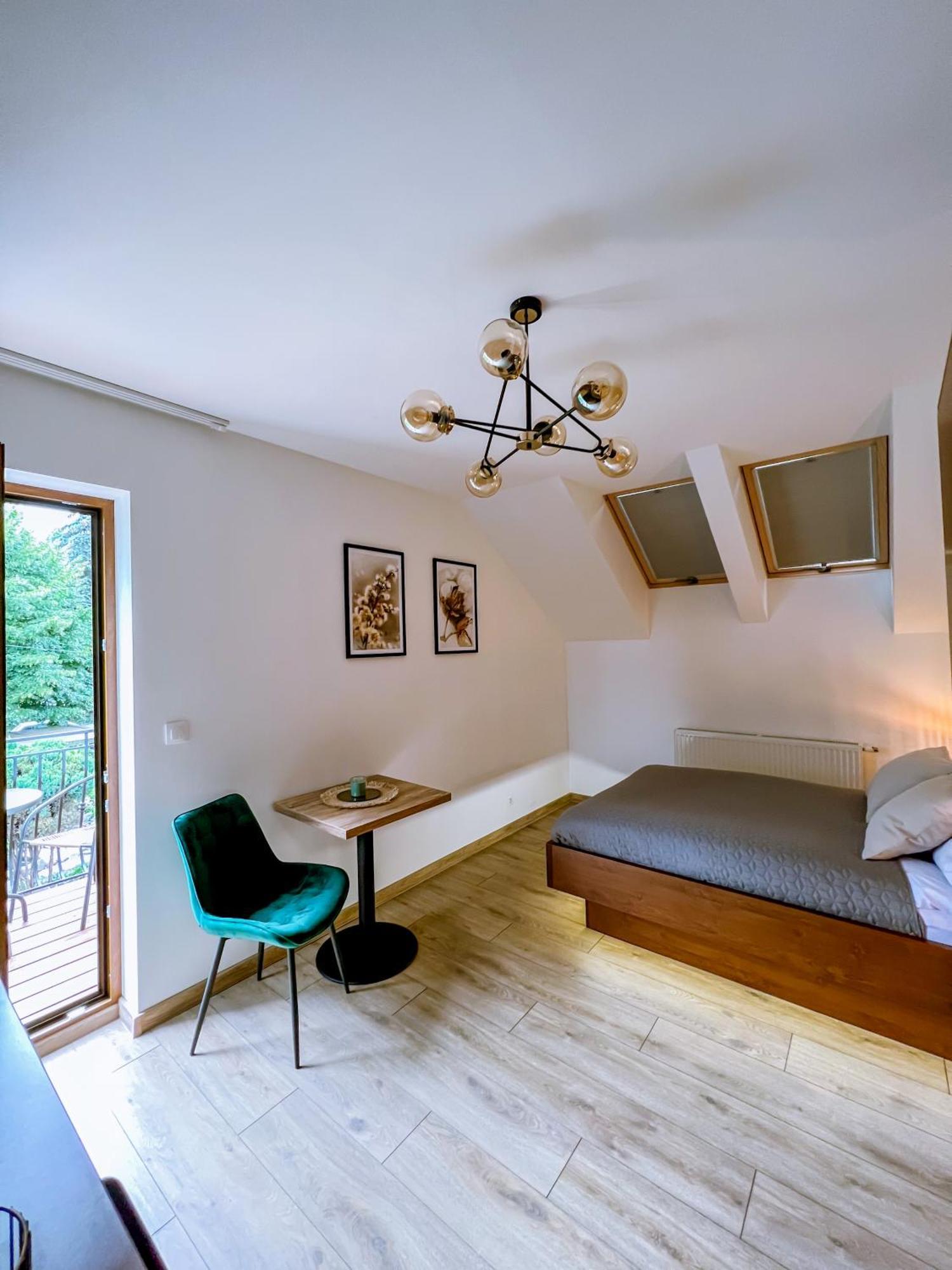 Domek Pod Katalpami Glowno Habitación foto